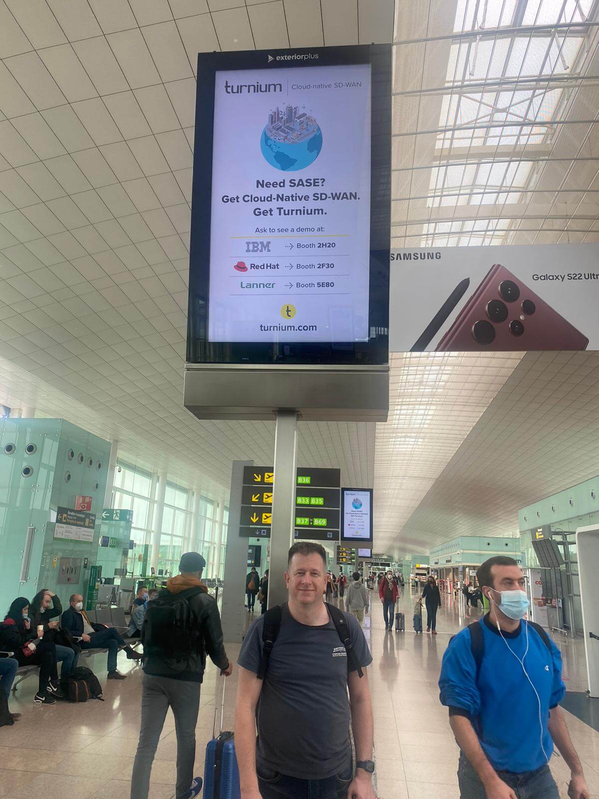 性知音 Signages in Barcelona Airport